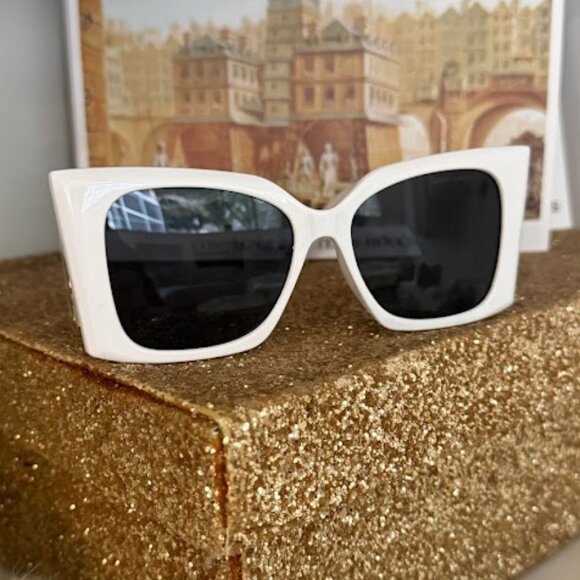 White Oversized Square Sunglasses Gold Logo Accent Chic Designer Style - Picture 2 of 7